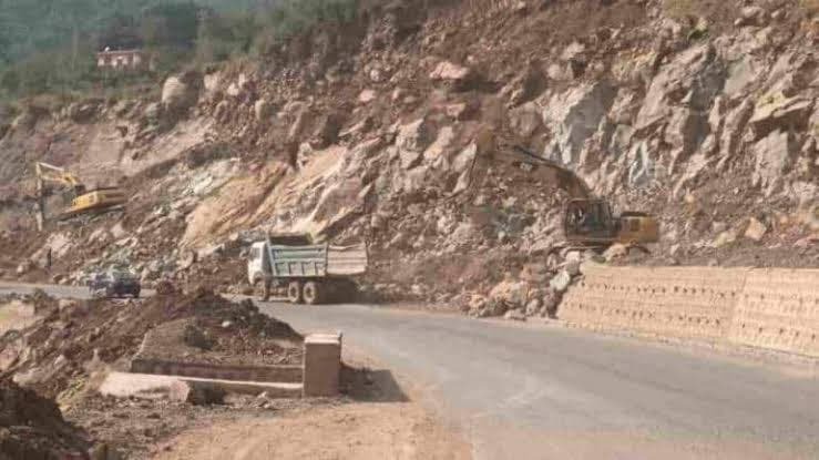 Toxic waste: A road-widening project in J&K has led to the dumping of construction waste in the nearby Tawi and Chenab rivers. Photo: Money-control