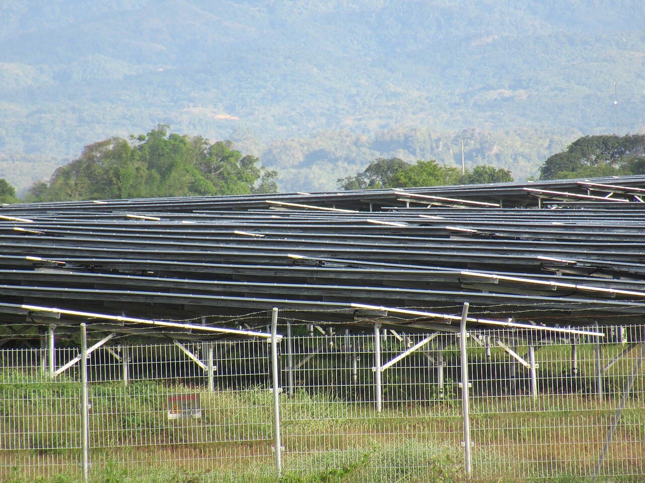 If the war continues, increased energy prices would spill over into core economic indicators like inflation, interest rates, trade balances, and GDP growth. Photo: Wikimedia Commons