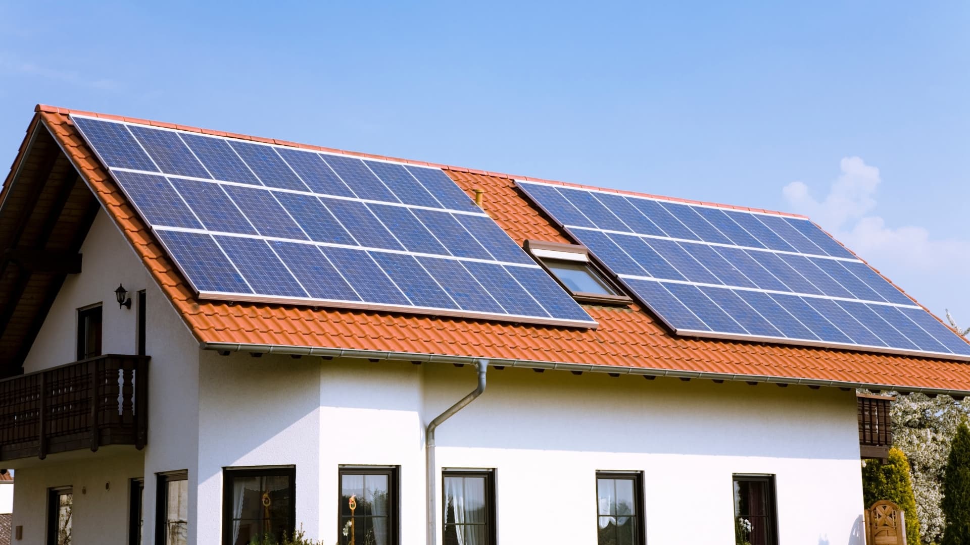 66 vendors deactivated over pending rooftop solar applications 