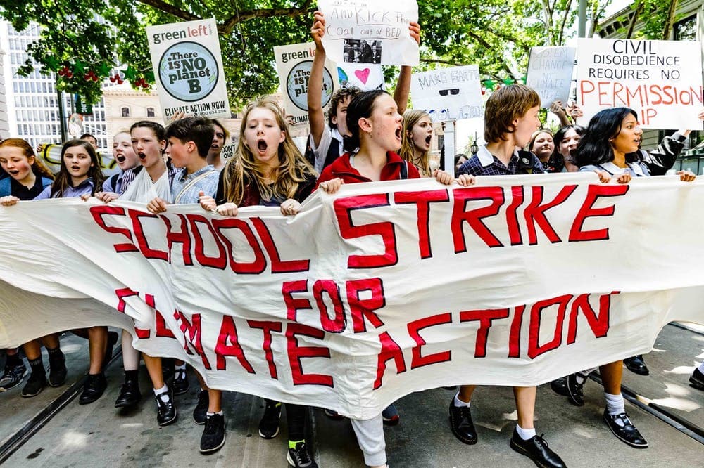 School students poured out in huge numbers across the world, fed up with national failures on responsible climate policies | Image credit: TSSS.ca