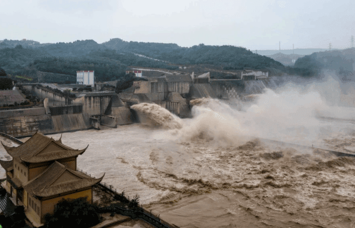 Desperate measures: Chinese authorities blasted a dam in the country’s eastern province to ease flooding. Several millions across Asia have been displaced by heavy rains and flooding | Photo: New Strait Times