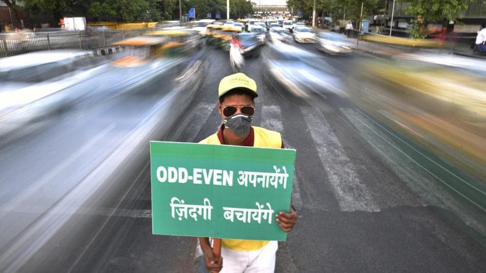Bad air days: Delhi is gearing up for its dreaded winter months during which air quality in the national capital region plummets, with a return to the contentious Graded Response Action Plan | Photo: Hindustan Times