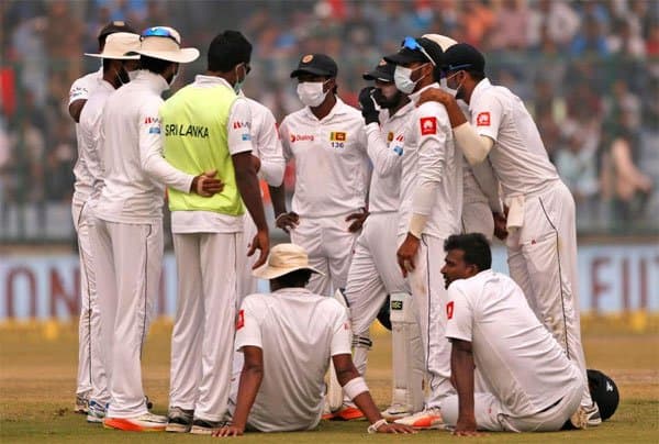 Sri Lankan cricketers had to wear anti-pollution masks to keep from collapsing on the field.