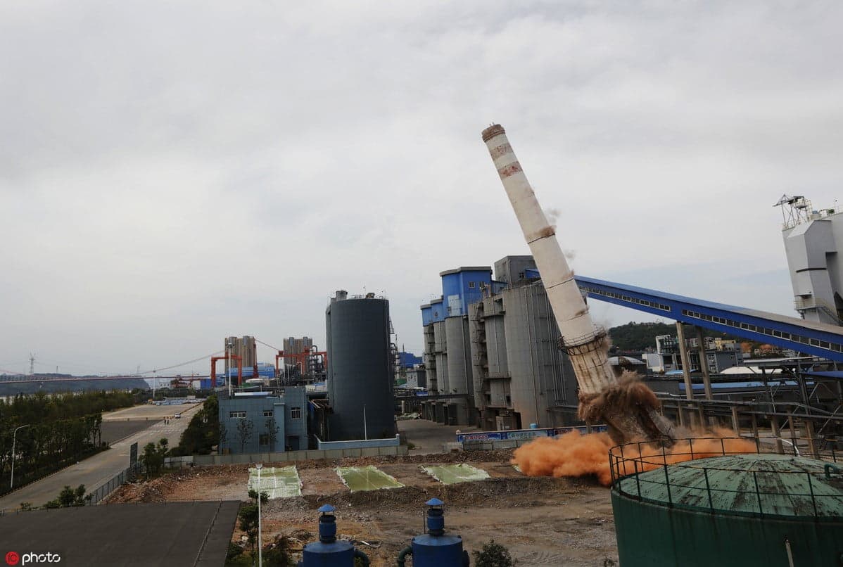 More delay on the cards? The Finance Commission rejected requests by the Power Ministry for Rs. 83,500 crore to fund compliance with tighter emission norms | Photo: China Daily
