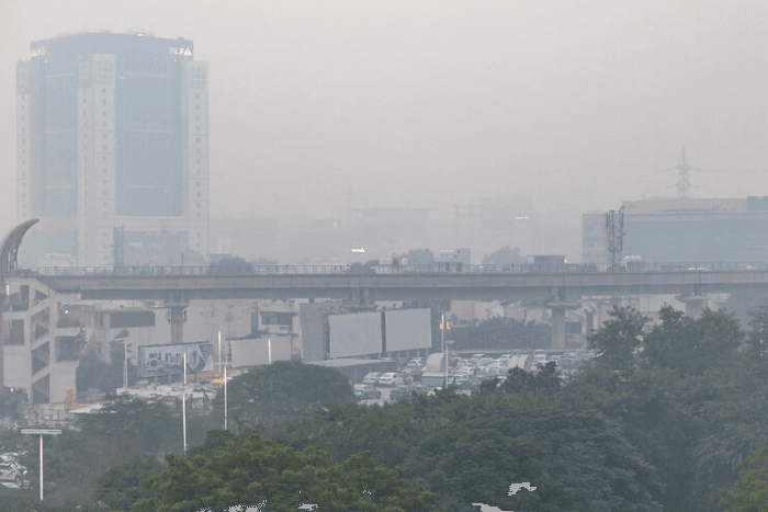 Blurred vision: Cold wave and smog conditions across the capital hit  road, rail and air traffic movement.
Photo: Ninara, flickr.