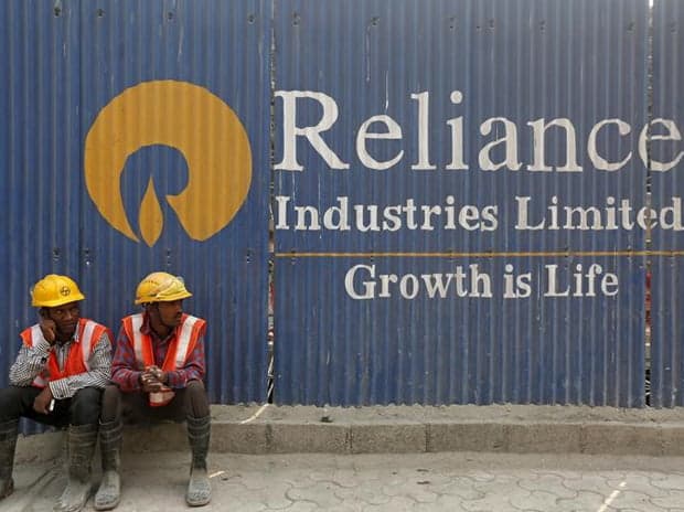 Outgrowing the deal: A 100% debt-free Reliance Industries may no longer lower its O2C stake’s $75bn valuation for Saudi Aramco or proceed with the sale at all | Photo: Business Standard