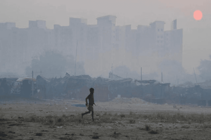 Biting dust: Air pollution has blocked the prospects for India to achieve the target of generating 100 gigawatts of solar power in 2022 |  Photo: MoneyControl