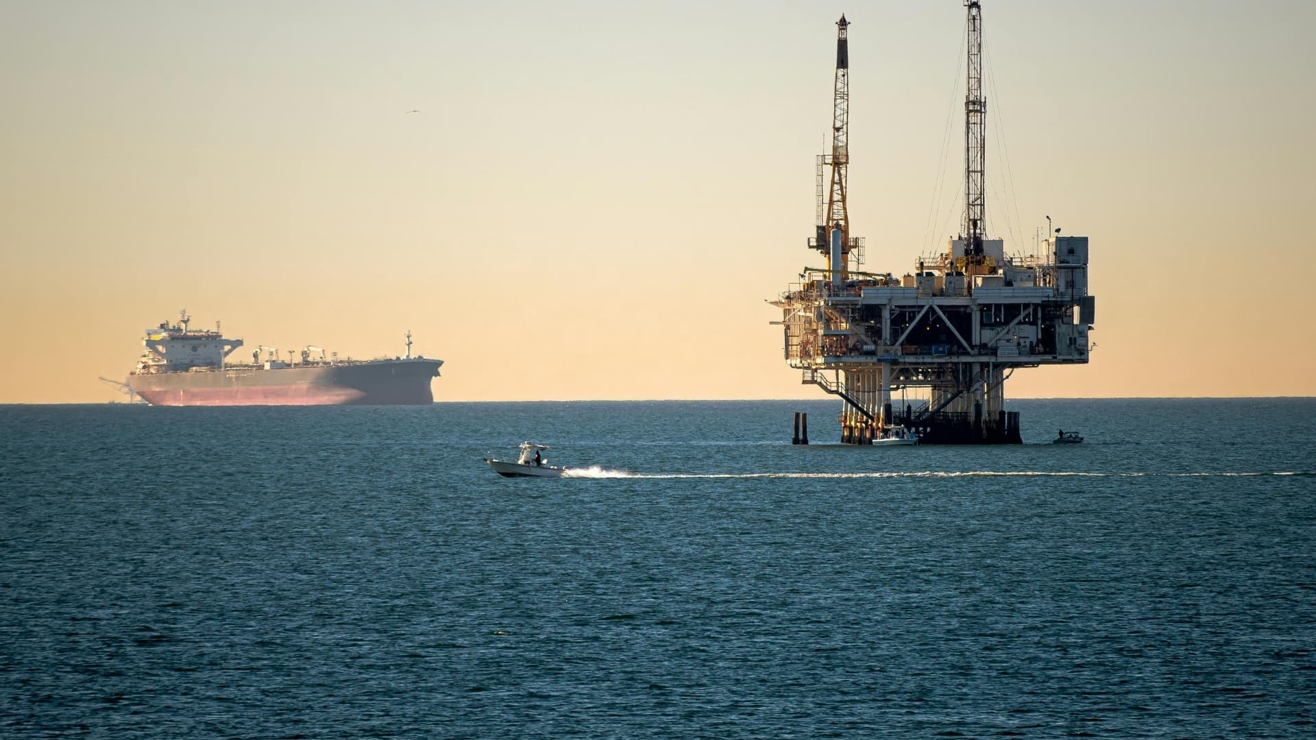 Four Indian companies, three nationals face U.S. sanctions over Iran Oil Trade
