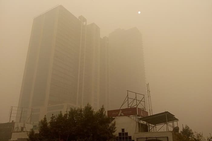 Govt Says No Conclusive Data Relating Deaths to Pollution 