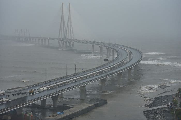 Rising tide: Mumbai’s iconic structures such as the Bandra-Worli sea link are at risk of getting submerged by 2050 because of rising sea levels, according to a new report. Photo: Hindustan Times