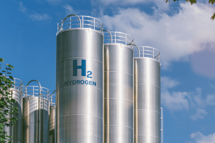 The new method greatly lowers the amount of electricity needed for water electrolysis, which separates water into hydrogen and oxygen, by utilising biochar, a material rich in carbon.