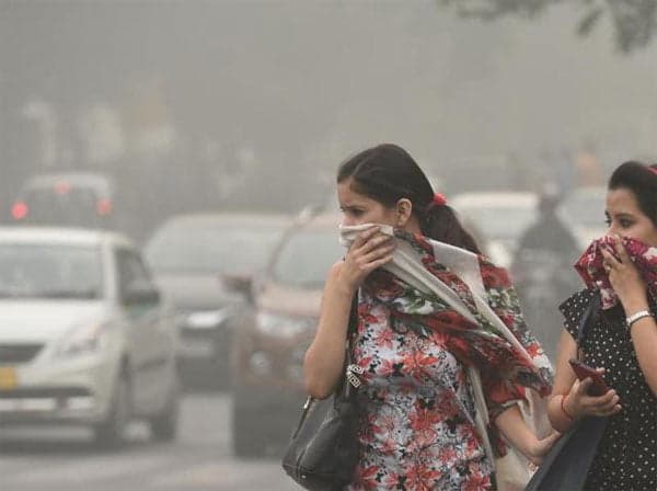 While the bickering between the authorities continues, air pollution levels are set to rise again