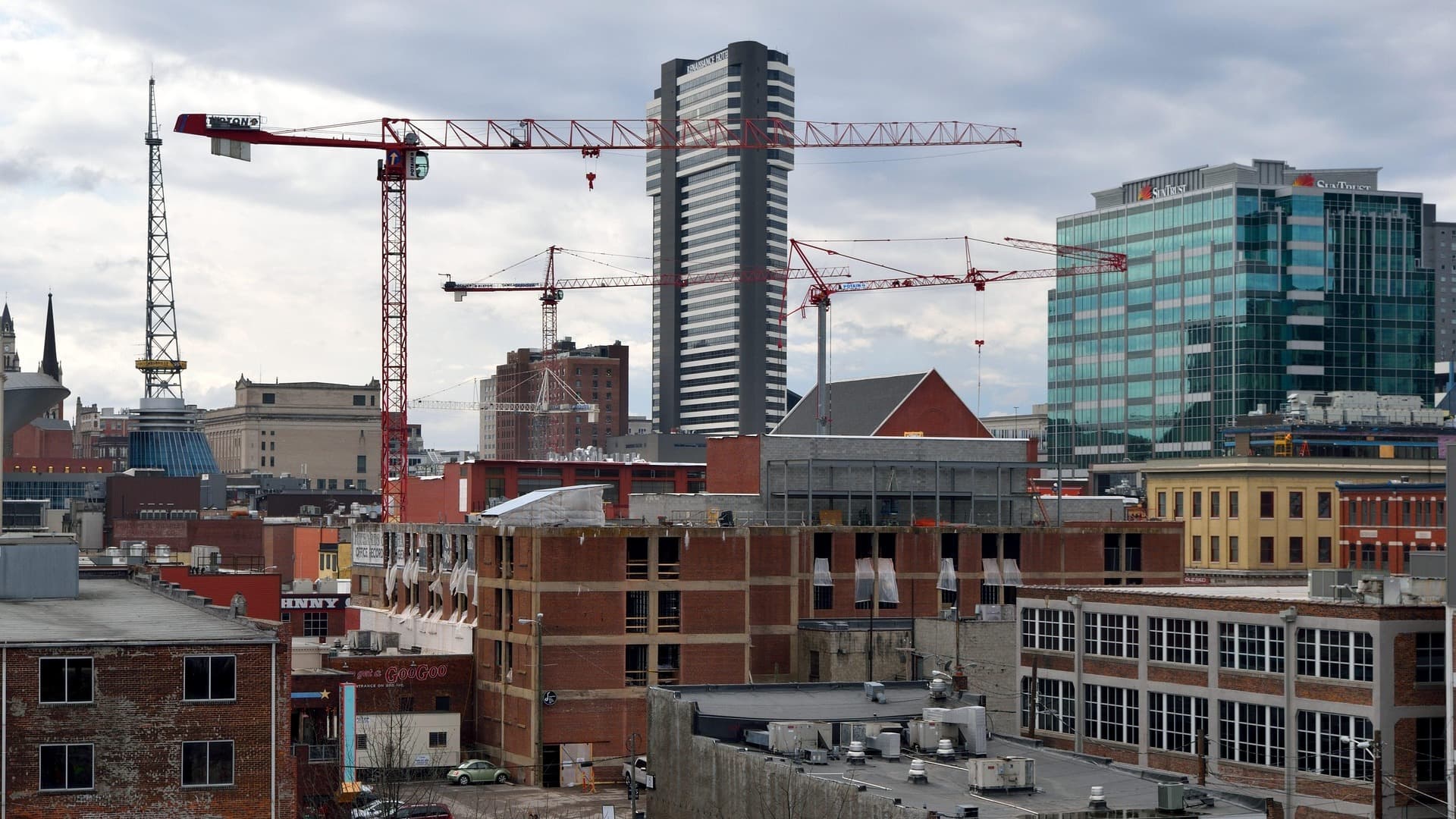 The probable inability to insure these infrastructure assets potentially exposes governments and investors to growing financial stress. 