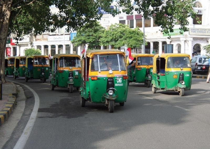 Few years left: The deadline for only electric 2- & 3-wheelers by 2025 would have an enormous impact on greening India’s transport sector | Image credit: DeMagazine