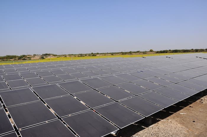 Astonfield’s12.3 MW solar plant in Patan, Gujarat. Photo: Wikimedia Commons