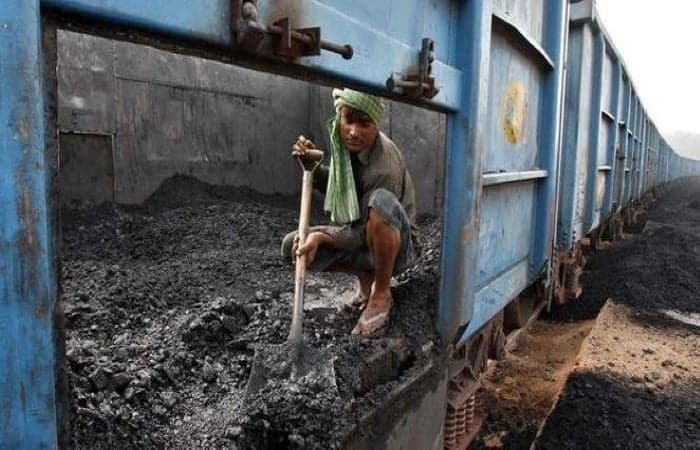 Massive contraction: A 126% drop in India’s coal financing in just one year highlights how the fuel seems to have fallen out of favour with most investors and public lenders, while renewable energy attracts steadily more funding | Photo: The Wire